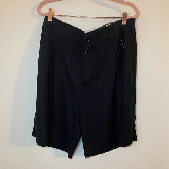 🔥 torrid | Black Pleated Linen Blend Soft Bermuda Shorts 12 NWT - Picture 4 of 6